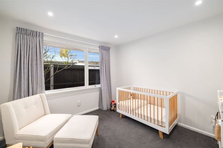 Photo of property in 6 Burrows Place, Ilam, Christchurch, 8041