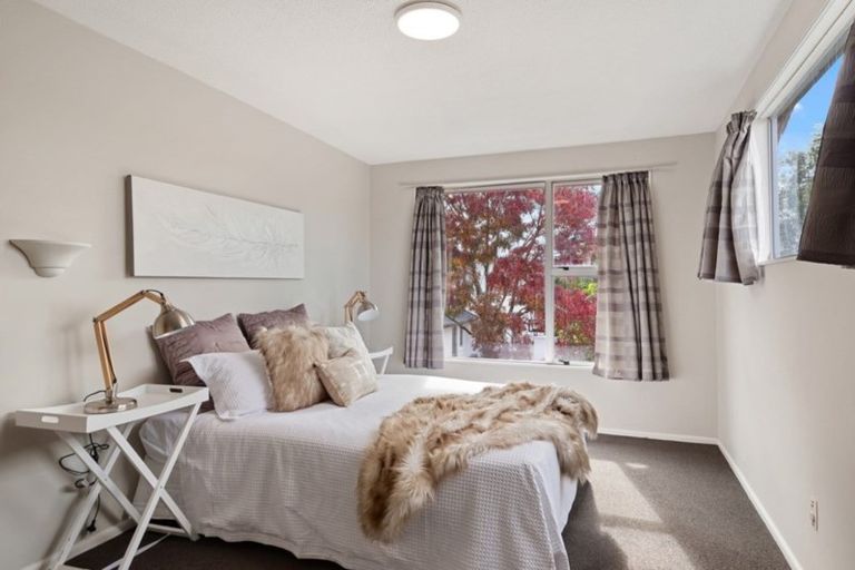 Photo of property in 2/4 Kotare Street, Fendalton, Christchurch, 8041