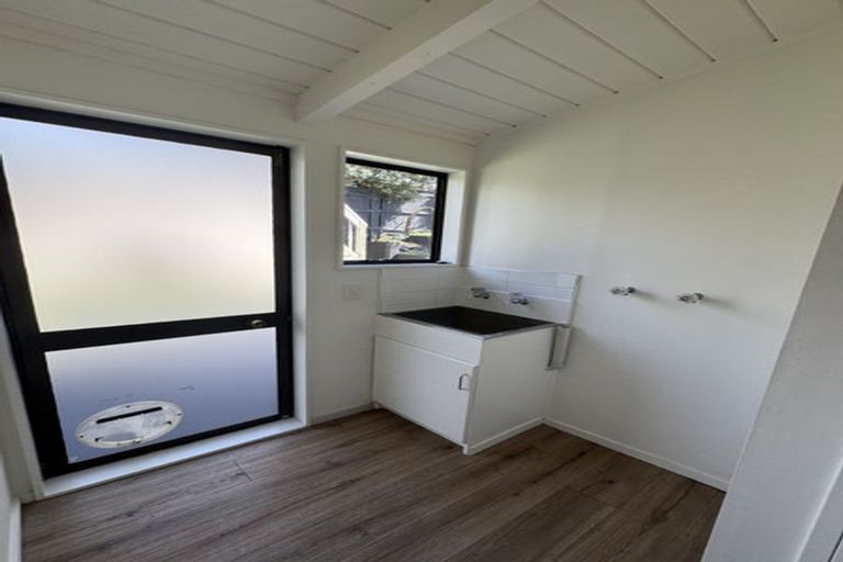 Photo of property in 2/31 Kiteroa Terrace, Rothesay Bay, Auckland, 0630