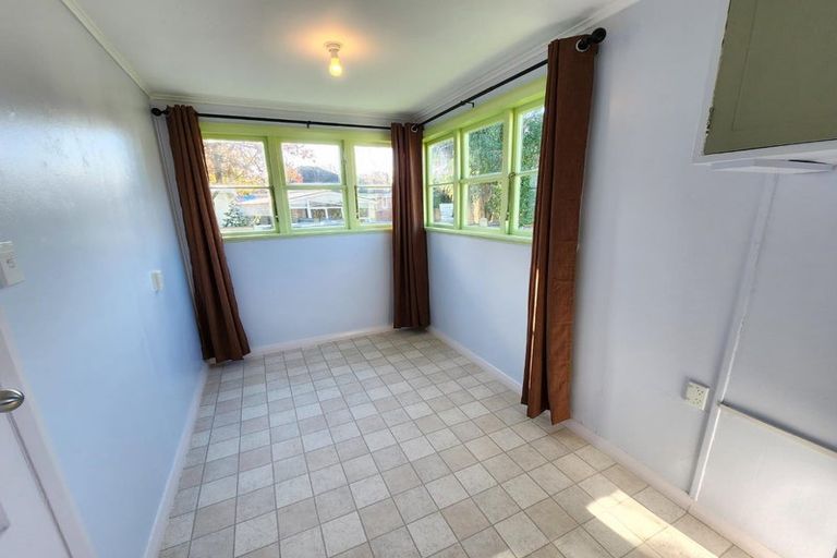Photo of property in 2 Townshend Place, West End, Palmerston North, 4412