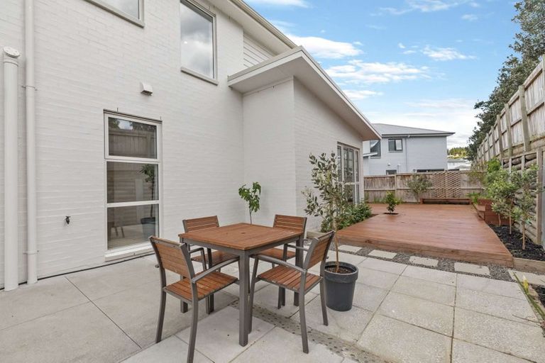Photo of property in 24 William Wallbank Crescent, Swanson, Auckland, 0614