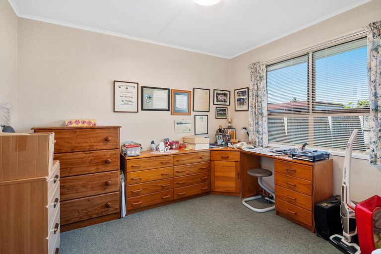 Photo of property in 2/124 Koutu Road, Kawaha Point, Rotorua, 3010