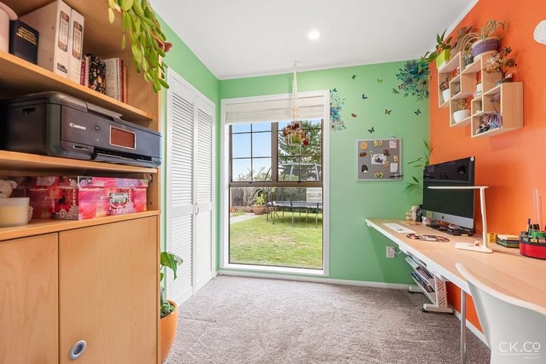 Photo of property in 24 Mossburn Grove, Kelson, Lower Hutt, 5010