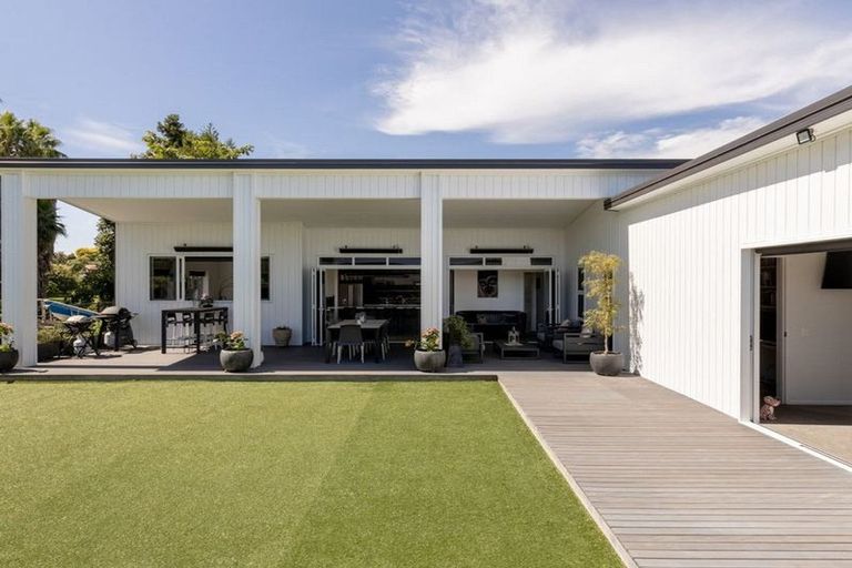 Photo of property in 9 Washingtonia Way, Omokoroa, 3114