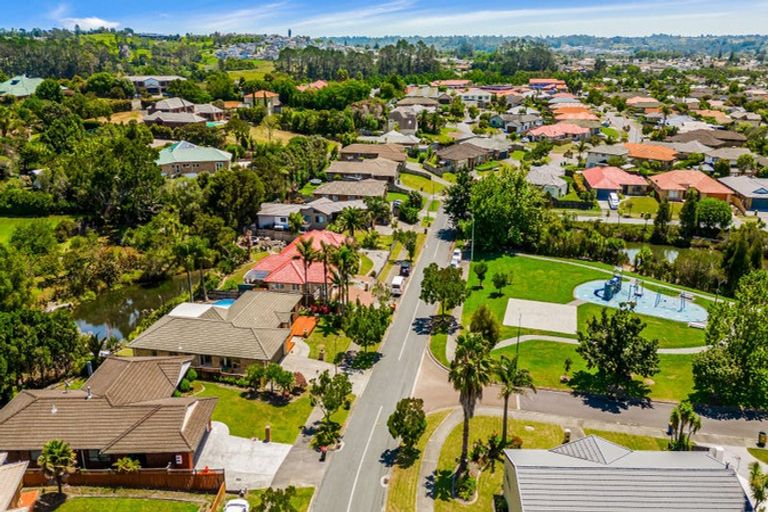 Photo of property in 14 Semillon Avenue, Henderson, Auckland, 0612