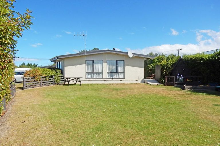 Photo of property in 1 Gordon Street, Weston, Oamaru, 9401