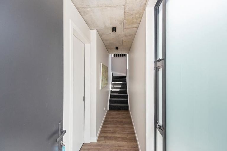 Photo of property in 5/4165 Great North Road, Glen Eden, Auckland, 0602