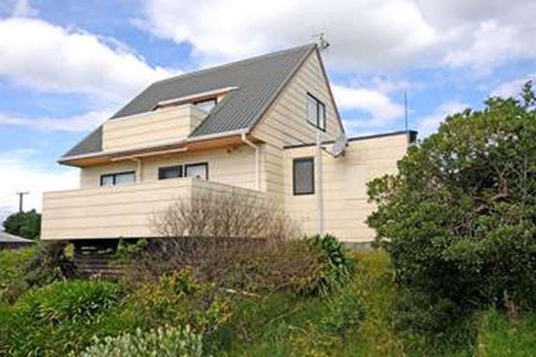 Photo of property in 15 Dixie Street, Te Horo Beach, Otaki, 5581