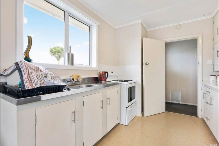 Photo of property in 42 Arimu Road, Papakura, 2110