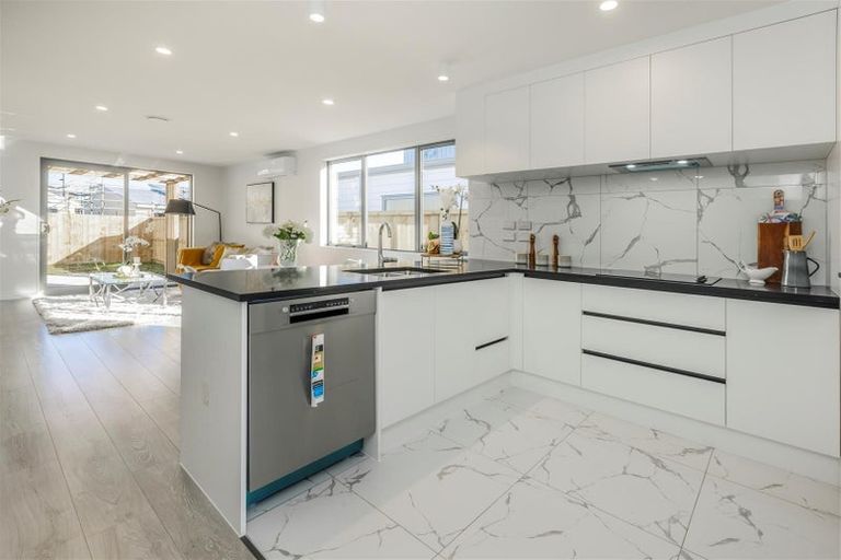 Photo of property in 15 Fredrick Hanson Road, Papakura, 2110