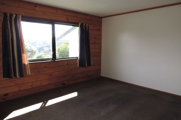 Photo of property in 14a Fenchurch Grove, Stokes Valley, Lower Hutt, 5019