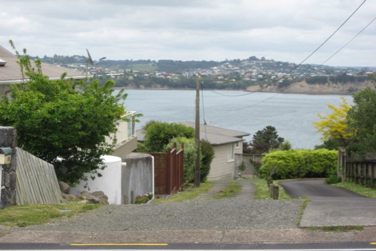 Photo of property in 1122 Whangaparaoa Road, Tindalls Beach, Whangaparaoa, 0930