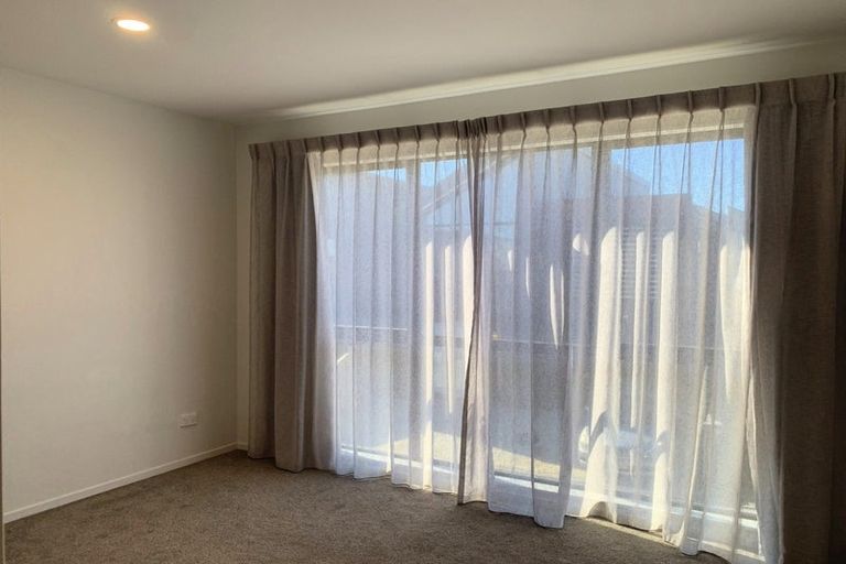 Photo of property in 115 Waekahu Road, Westgate, 0814