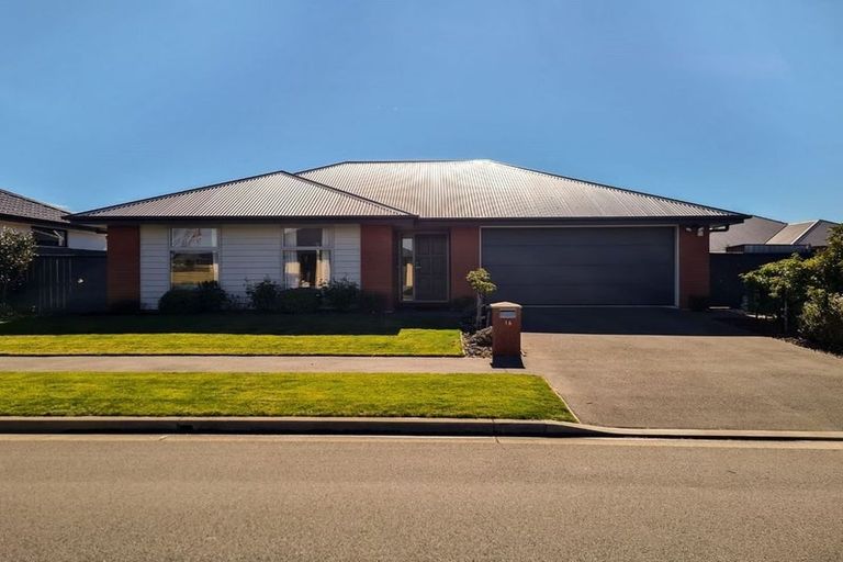 Photo of property in 16 Lockwood Street, Halswell, Christchurch, 8025