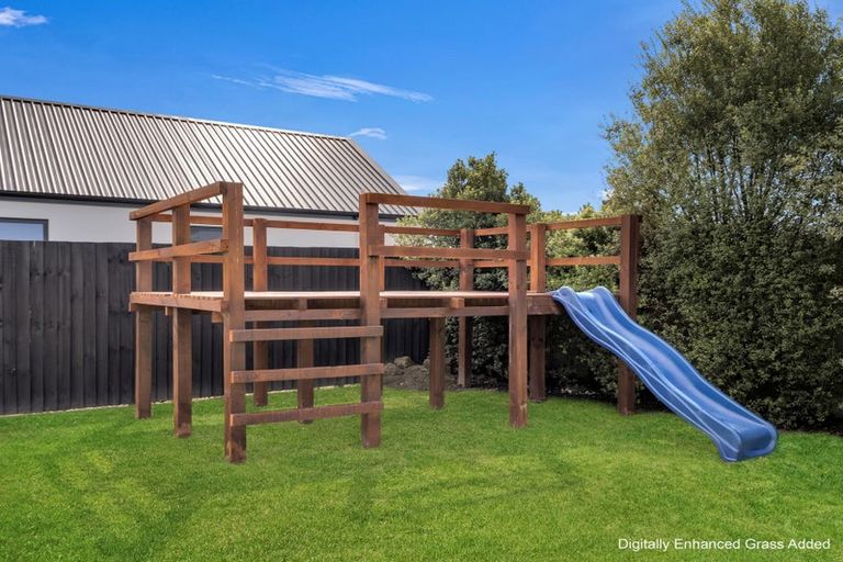 Photo of property in 1 Keeper Close, Woodend, 7610