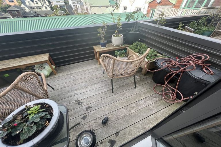 Photo of property in 165 Grant Road, Thorndon, Wellington, 6011