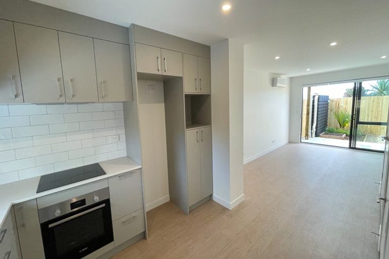 Photo of property in 11/5 Brandon Road, Glen Eden, Auckland, 0602