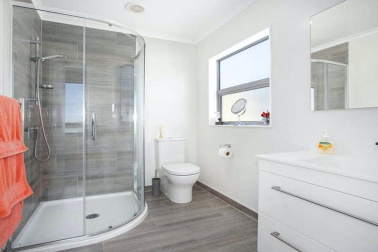 Photo of property in 27 Waitaria Terrace, Aotea, Porirua, 5024