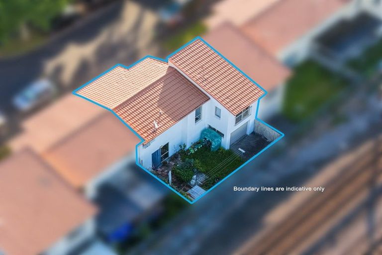 Photo of property in 9 Lockington Avenue, Henderson, Auckland, 0612