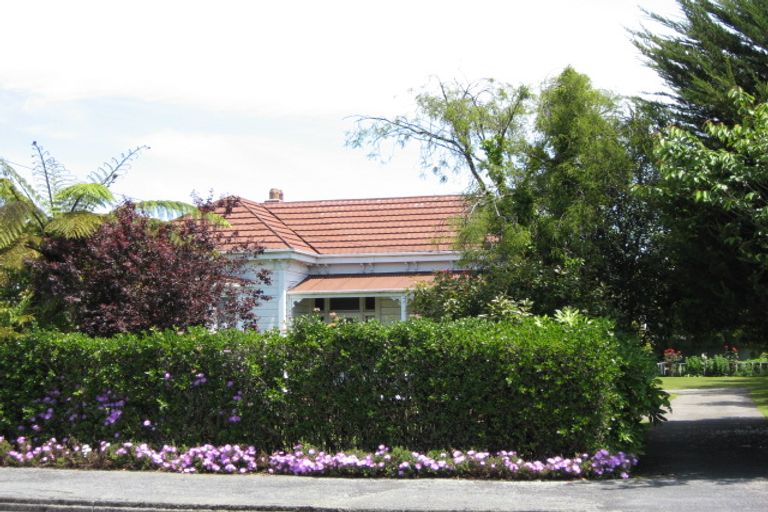 Photo of property in 96 Queen Street, Westport, 7825