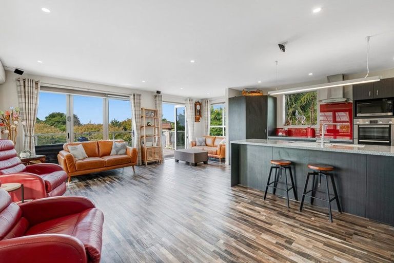 Photo of property in 6 Rakino Avenue, Manly, Whangaparaoa, 0930