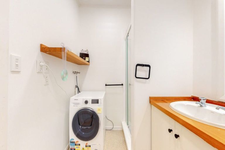 Photo of property in 3a Linwood Way, Island Bay, Wellington, 6023