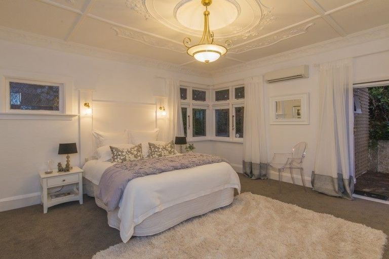 Photo of property in 134 Kelburn Parade, Kelburn, Wellington, 6012