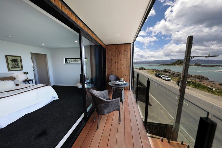 Photo of property in 354 The Esplanade, Island Bay, Wellington, 6023