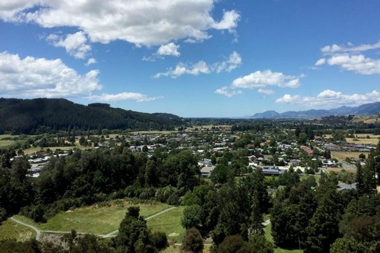 Photo of property in 53 George Fyfe Way, Wakefield, 7025