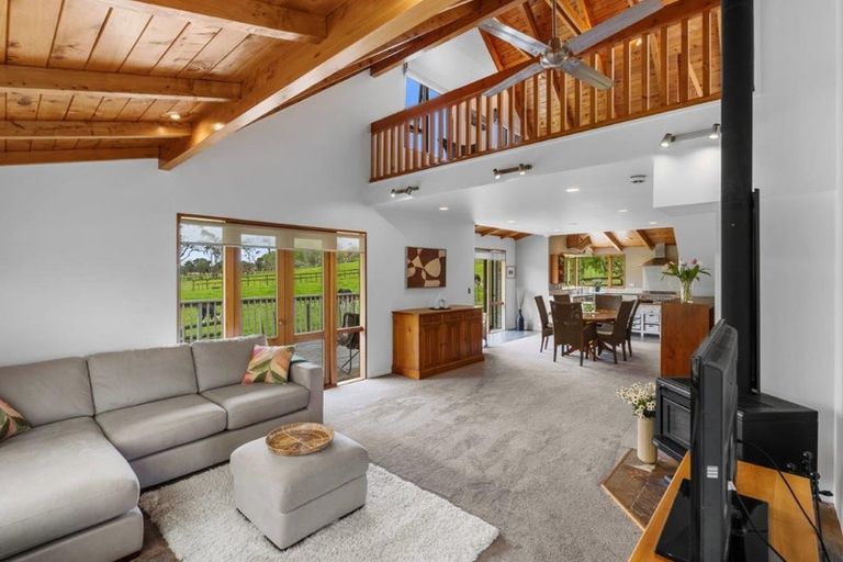 Photo of property in 136 Muriwai Road, Waimauku, 0881