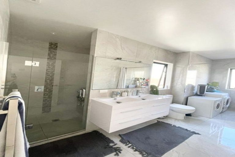 Photo of property in 30 Sartors Avenue, Northcross, Auckland, 0630