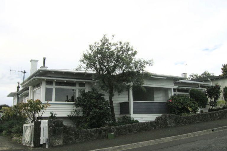 Photo of property in 42 Simla Terrace, Hospital Hill, Napier, 4110