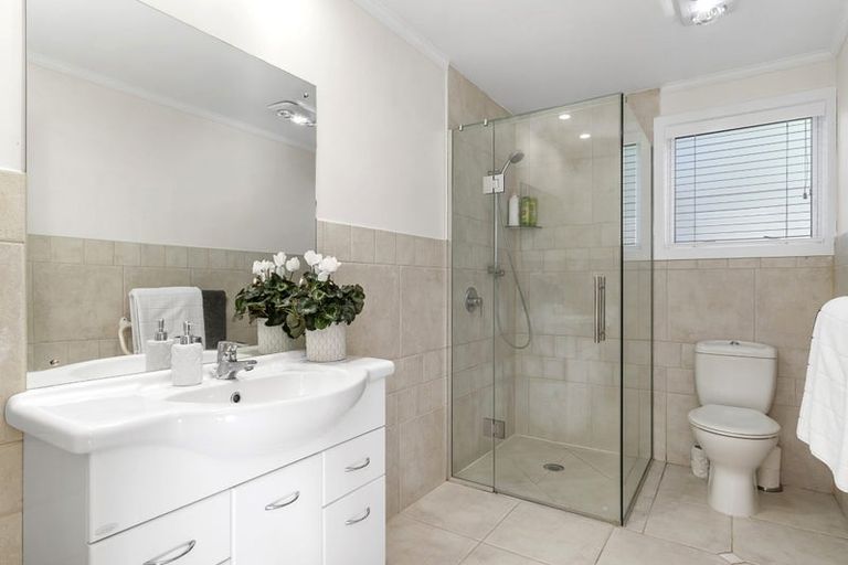 Photo of property in 21 Brooke Ridge Rise, East Tamaki Heights, Auckland, 2016