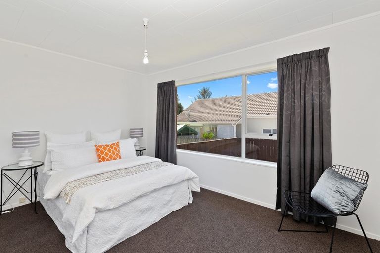 Photo of property in 2/16 Akehurst Avenue, New Lynn, Auckland, 0600