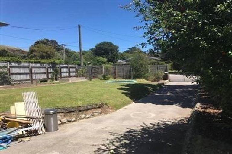 Photo of property in 13 Toenga Road, Pukerua Bay, 5026