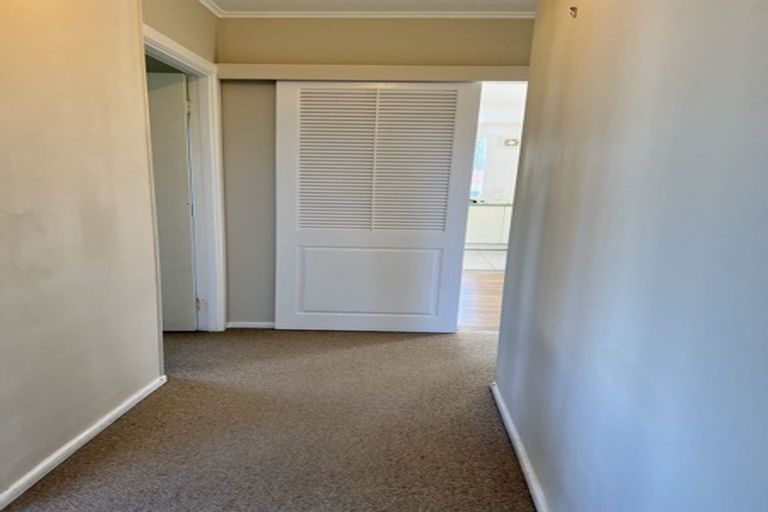 Photo of property in 13 Roby Street, Te Atatu Peninsula, Auckland, 0610