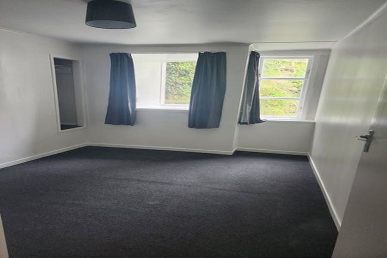 Photo of property in 1 Baring Street, Oriental Bay, Wellington, 6011