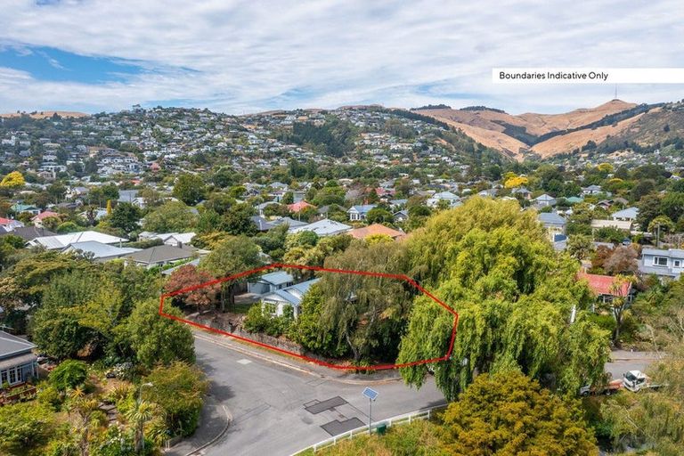 Photo of property in 6 Sandwich Road, Beckenham, Christchurch, 8023