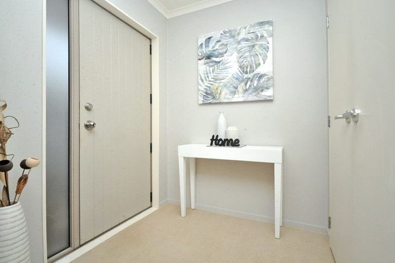 Photo of property in 107 Baverstock Road, Flat Bush, Auckland, 2016