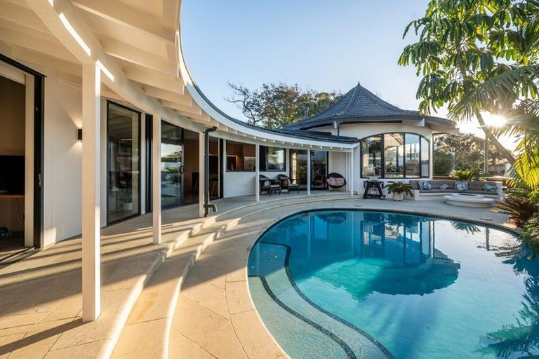Photo of property in 1 Tiri Road, Takapuna, Auckland, 0620