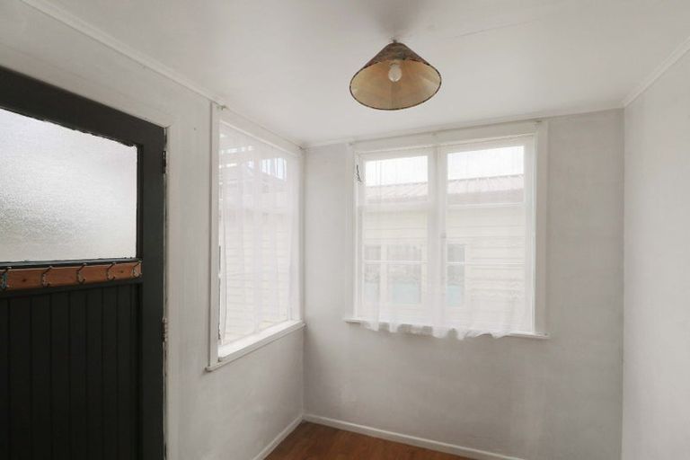 Photo of property in 218 Naenae Road, Naenae, Lower Hutt, 5011