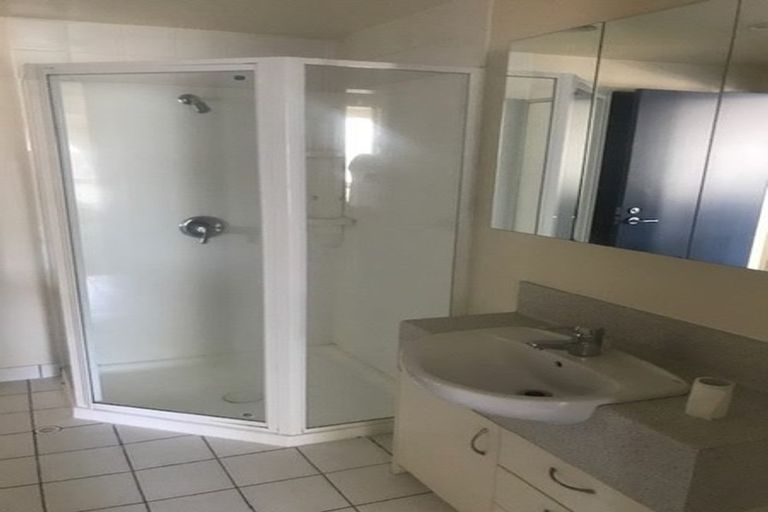 Photo of property in Terrace Heights Apartments, 9b/163 The Terrace, Wellington Central, Wellington, 6011