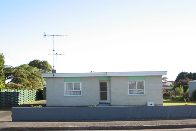 Photo of property in 27 Dunstan Street, Otaki, 5512