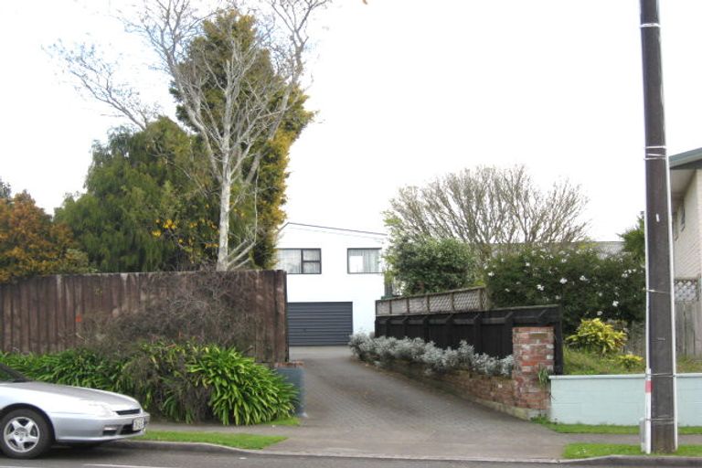 Photo of property in 328 Mangorei Road, Merrilands, New Plymouth, 4312