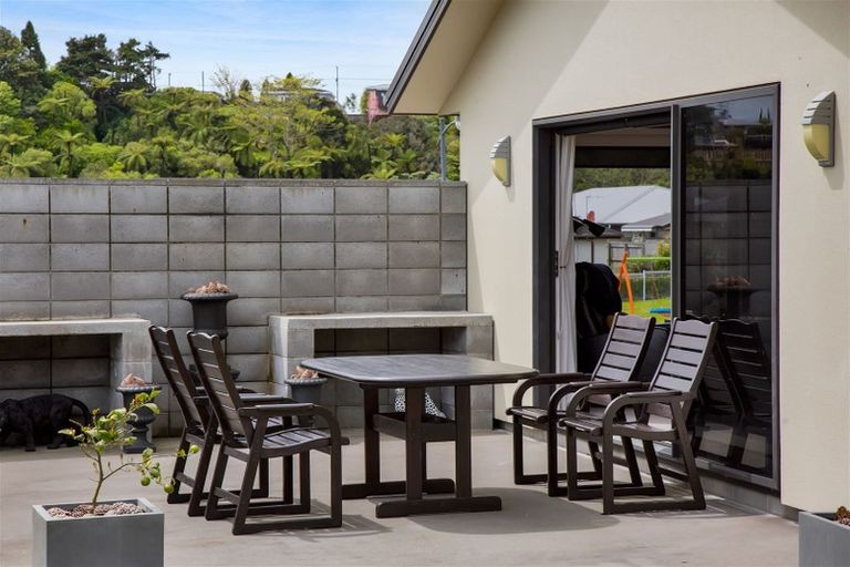 Photo of property in 36 Fernbrook Drive, Hurworth, New Plymouth, 4310