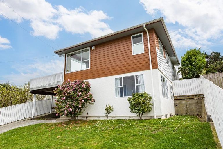 Photo of property in 56 Owhiti Street, Titahi Bay, Porirua, 5022