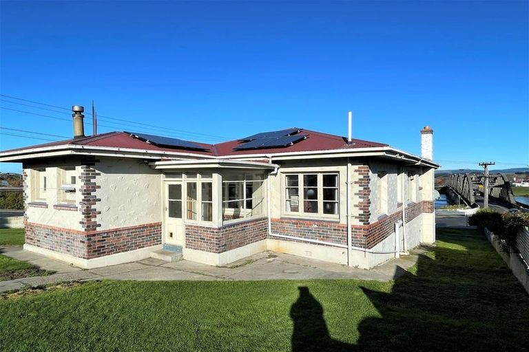 Photo of property in 1 Cromer Street, Balclutha, 9230