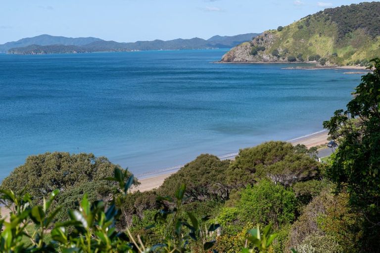 Photo of property in 4 Queens View Road, Russell, 0202