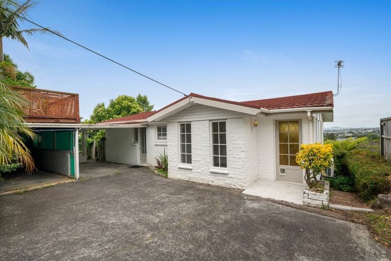 Photo of property in 2/235 Sunset Road, Sunnynook, Auckland, 0632