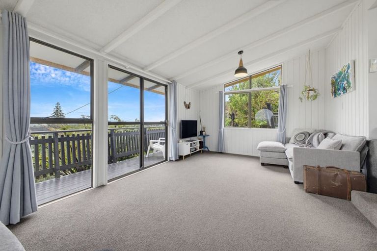 Photo of property in 6 Crownhill Street, Spotswood, New Plymouth, 4310